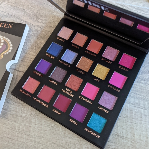 The queen eyeshadow pallet- Eloise beauty - Picture 2 of 2